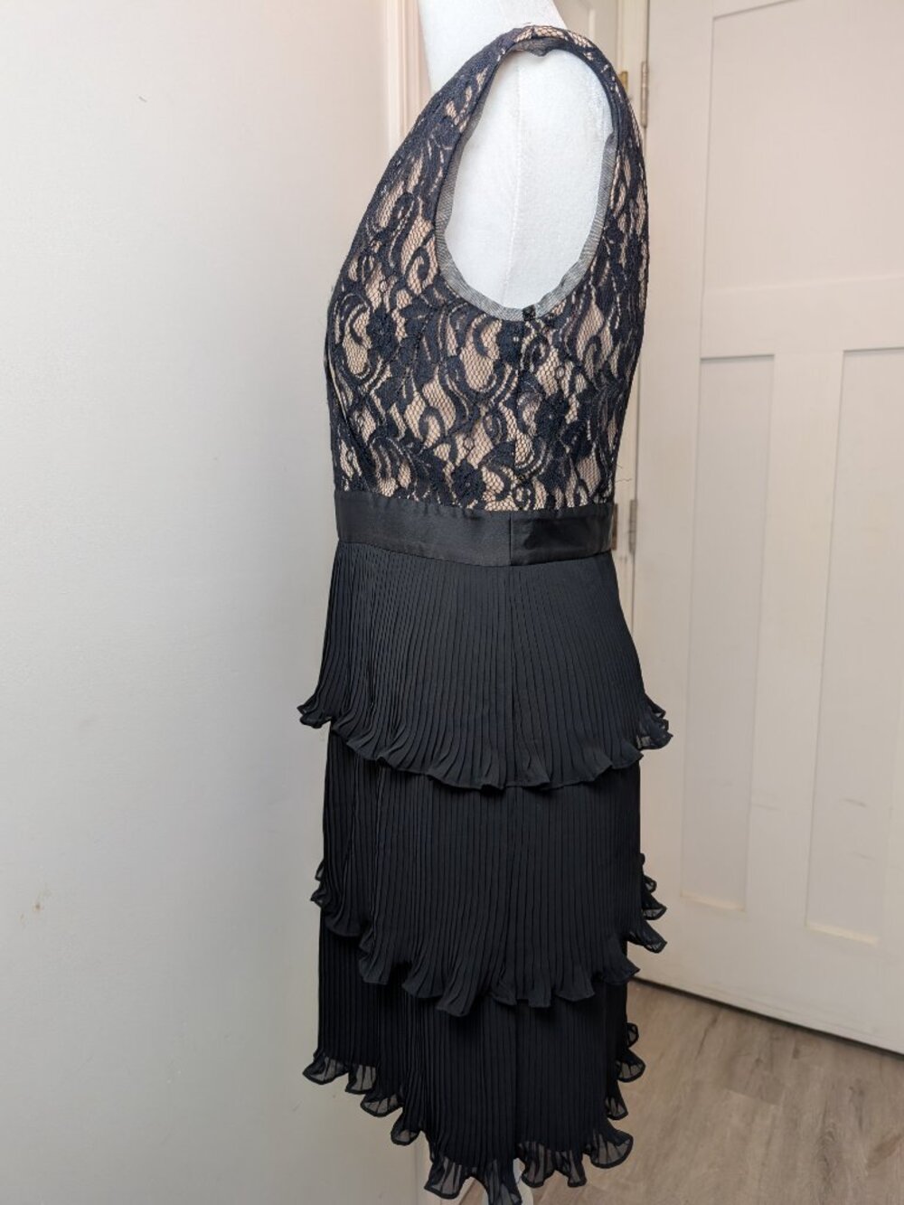 Max & Cleo Cocktail Black Lace Fit & Flare Dress Size 4 - Picture 2 of 8